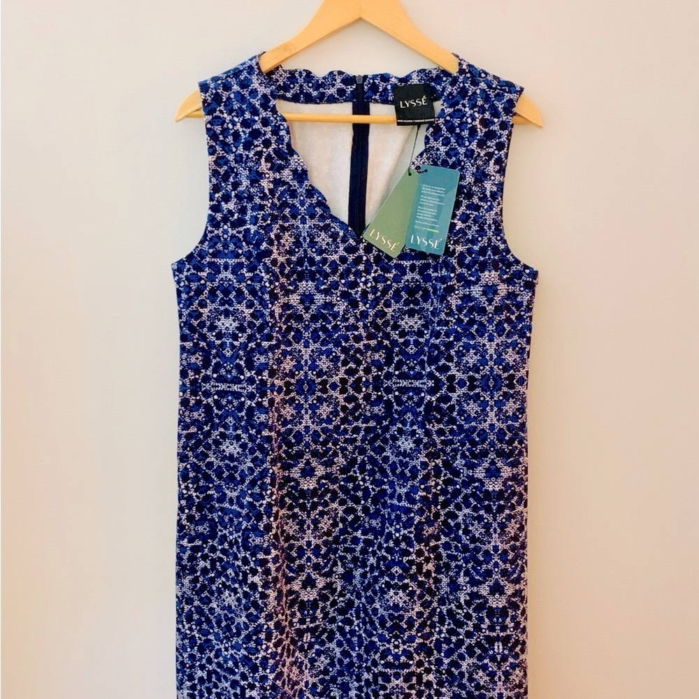 ‘NWT’ LYSSE women’s super cute summer sleeveless dress. Stretch material.